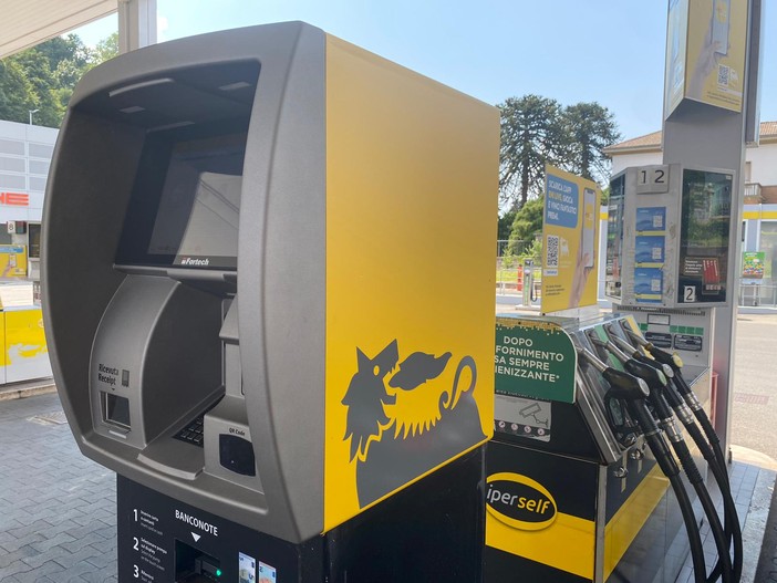 Il distributore automatico Eni di via Sanvito vi parla... in dialetto