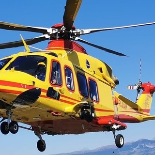 Veicolo ribaltato a Leggiuno, elisoccorso in volo: grave un uomo di 65 anni