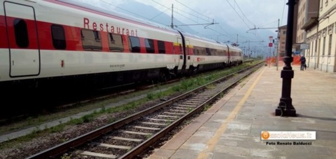 ''Linea ferroviaria Verbania-Arona chiusa 3 mesi: una decisione deplorevole''