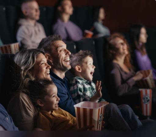 Programmi TV stasera: cosa vedere tra il debutto di Mare Fuori 6 e il grande cinema