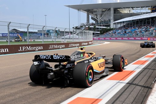 foto ufficiale profilo McLaren