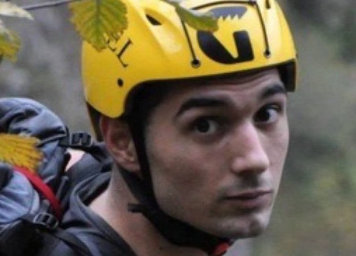 Dolore e incredulità per la morte di Federico Venco, ucciso per non essersi voltato dall’altra parte Dolore e incredulità per la morte di Federico Venco, ucciso per non essersi voltato dall’altra parte