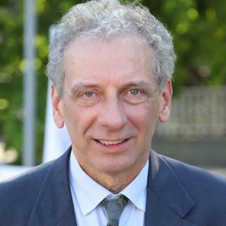 Il bimbo caduto dalla finestra a Samarate sta meglio: «Potrebbe essere dimesso presto, un miracolo pasquale»