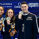 Francesco Lazzari, primo a destra, è medaglia d'oro europea (foto di Federnuoto)