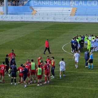 Finisce così in mezzo al campo dopo lo 0-0 odierno