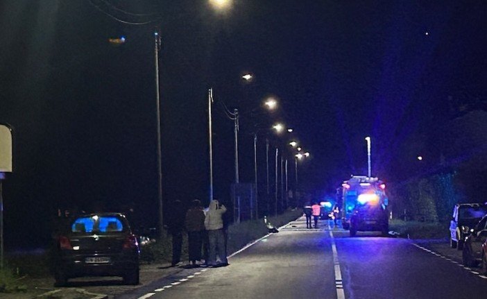 Muore un ragazzo di 15 anni dopo il terribile incidente della notte a Luino
