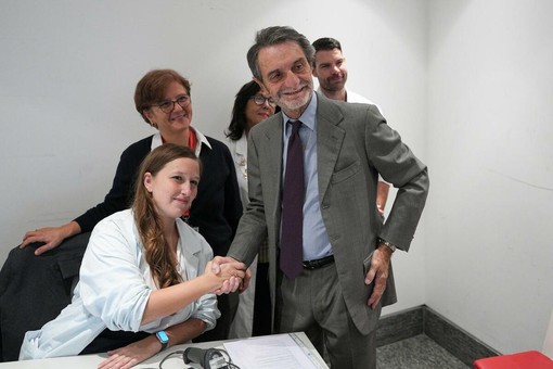 Fontana fa il vaccino contro l’influenza. Appello alla responsabilità per la protezione dei più fragili