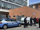 Controlli anti droga davanti alle scuole, in azione il cane poliziotto "Zorro" Controlli anti droga davanti alle scuole, in azione il cane poliziotto "Zorro"