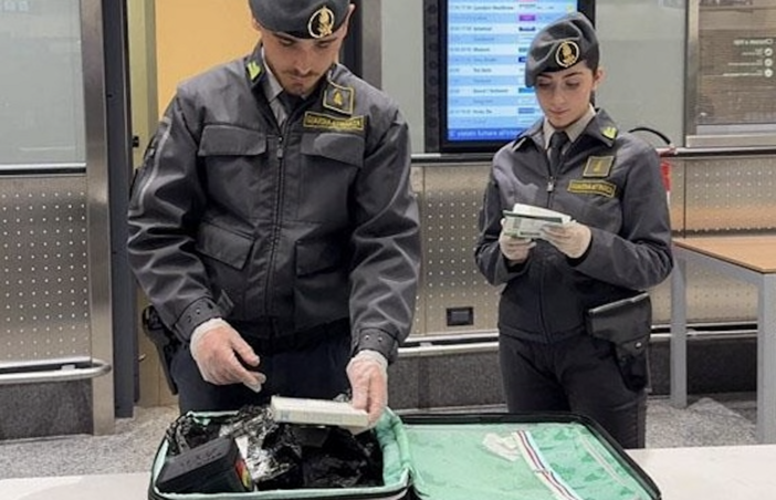 Controlli della Gdf a Malpensa