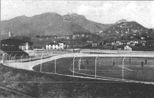 Caro vecchio Franco Ossola, quante ne hai viste in 90 anni di vita: esiste stadio in un luogo più magico di questo?