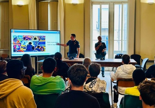 "Una vita da social", la polizia di Stato incontra i ragazzi della scuola Don Rimoldi per una lezione "Una vita da social", la polizia di Stato incontra i ragazzi della scuola Don Rimoldi per una lezione