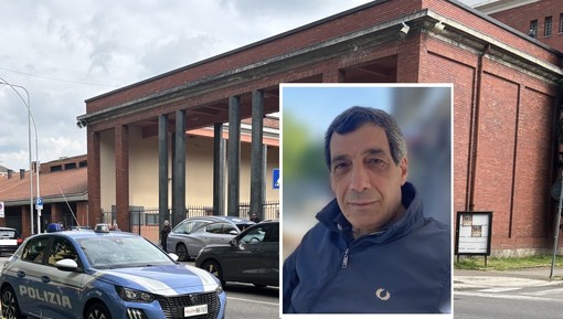 Il saluto della Volante e l'infinito abbraccio dei colleghi e dei bustocchi: buon viaggio, ispettore