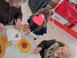 L'iniziativa di Gavirate "Adotta un nonno", protagonisti i bimbi della materna di Voltorre e gli ospiti della casa di riposo Bernacchi