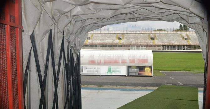 Da 1.500 tifosi a 18 in piazza per lo stadio: trova la differenza tra il Varese del 2005 e quello di oggi Da 1.500 tifosi a 18 in piazza per lo stadio: trova la differenza tra il Varese del 2005 e quello di oggi