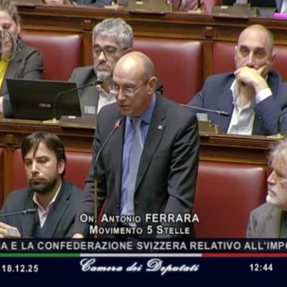Frontalieri, Ferrara (M5S): «Dalla Svizzera arrivano 128 milioni, ai Comuni di confine ne tornano 89. Non è cooperazione» Frontalieri, Ferrara (M5S): «Dalla Svizzera arrivano 128 milioni, ai Comuni di confine ne tornano 89. Non è cooperazione»