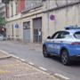 VIDEO Rapine, botte e furti: due uomini arrestati, indagati anche tre complici