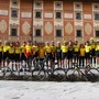 Quei venti &quot;ragazzini&quot; partiti da Varese sono arrivati a Roma. La benzina? Passione, amicizia, ciclismo e... Pavarin