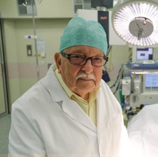 Il gesto del dottor Giron: 85 anni, torna dalla pensione per salvare gli altri. «Paura di ammalarmi? Allora è meglio non fare il medico»