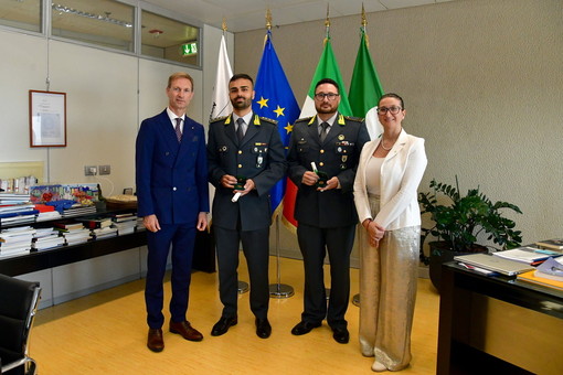 Agenti della Guardia di Finanza di Gallarate premiati a Palazzo Pirelli Agenti della Guardia di Finanza di Gallarate premiati a Palazzo Pirelli