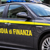 Ambulante "abusivo" di frutta e verdura scoperto dalla Finanza a Ispra. La merce sequestrata e donata a una comunità