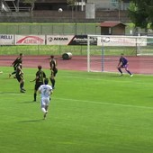 La beffarda traiettoria di Busto che si infila nell'angolo lontano per l'1-0 della Nuova Sondrio