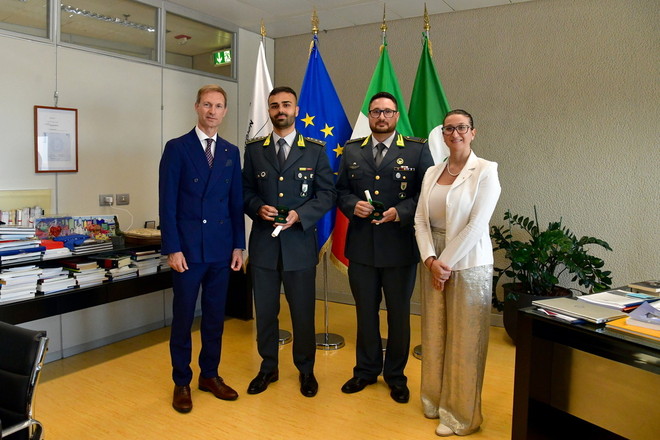 Agenti della Guardia di Finanza di Gallarate premiati a Palazzo Pirelli Agenti della Guardia di Finanza di Gallarate premiati a Palazzo Pirelli