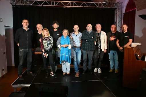 Al via la Stagione 2025-2026 di Carrozze Hub: "Sguardi sull'Umano" Al via la Stagione 2025-2026 di Carrozze Hub: "Sguardi sull'Umano"