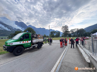 Alcune immagini dell'incendio pubblicata da OssolaNews.it