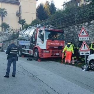 Incidente mortale a Baveno: l'uomo avrebbe tentato di fermare il camion per evitare altre auto Incidente mortale a Baveno: l'uomo avrebbe tentato di fermare il camion per evitare altre auto