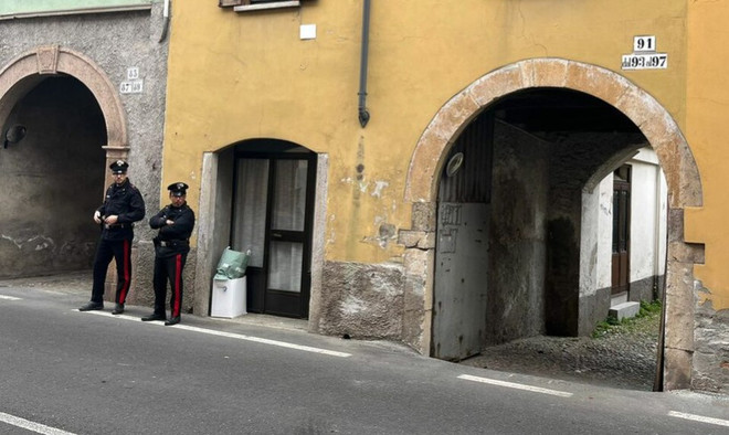 I carabinieri in via Porro
