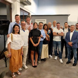 Fare Comune chiude la campagna elettorale a Gorla Maggiore: «La democrazia si pratica, non si predica»