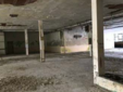 L'interno dell'ex concessionaria/3