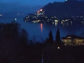 Foto da NaturalMeteo delle fiamme in serata Foto da NaturalMeteo delle fiamme in serata