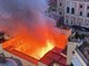 Incendio all'alba a Napoli, in fiamme il Teatro Sannazaro Incendio all'alba a Napoli, in fiamme il Teatro Sannazaro