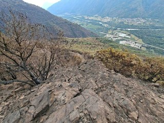 Alcune immagini dell'incendio pubblicata da OssolaNews.it