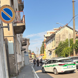 Busto, ciclista investita in via Muratori. Grande spavento per una 69enne