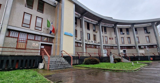 Controlli straordinari della Polizia a Gallarate: irregolarità in due locali e tre stranieri senza permesso Controlli straordinari della Polizia a Gallarate: irregolarità in due locali e tre stranieri senza permesso