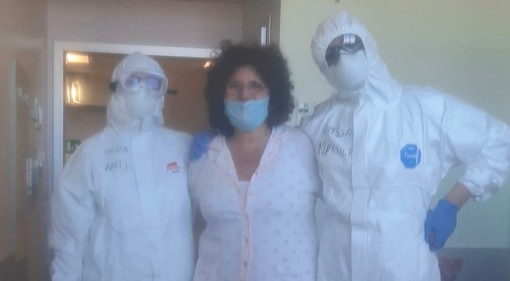 L'infermiera Concetta ha vinto la lotta contro il Coronavirus: «All'ospedale di Varese mi sono sentita in famiglia»