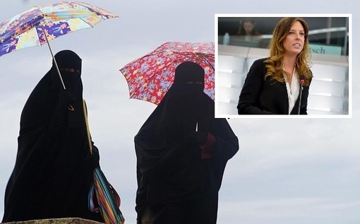 Niqab: Isabella Tovaglieri invoca una legge che lo vieti nei luoghi pubblici Niqab: Isabella Tovaglieri invoca una legge che lo vieti nei luoghi pubblici