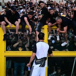 Torino-Juventus, derby rinviato alle 21.45. Gli scontri e la richiesta dei tifosi bianconeri: "Non giocate"