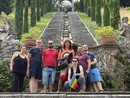 Vladimir Luxuria, al centro, in visita a Villa Cicogna Mozzoni a Bisuschio (foto dal suo profilo Facebook) Vladimir Luxuria, al centro, in visita a Villa Cicogna Mozzoni a Bisuschio (foto dal suo profilo Facebook)