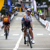 Lo sprint finale a Cittiglio - foto Ossola