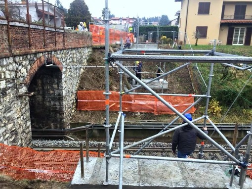 Lavori per il nuovo ponte a due corsie di via Giordani: stanotte la posa della passerella pedonale