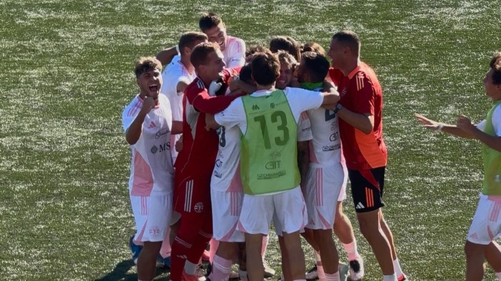 L'urlo della Varesina al gol di Caverzasi L'urlo della Varesina al gol di Caverzasi