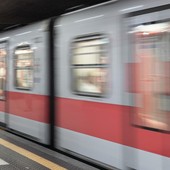 Milano, sfregiata alla fermata metro Duomo: «Ho pensato di morire» Milano, sfregiata alla fermata metro Duomo: «Ho pensato di morire»