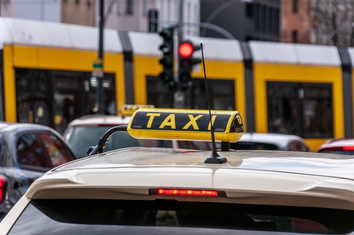 Perché è conveniente spostarsi in Taxi a Milano