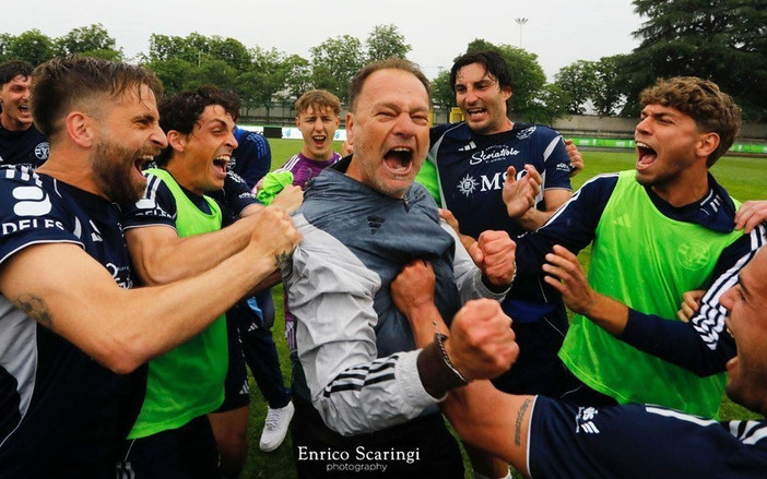 Marco Spilli, 55 anni, conclude la sua avventura alla Varesina con la salvezza nei playout a Castellanza (Foto Enrico Scaringi) Marco Spilli, 55 anni, conclude la sua avventura alla Varesina con la salvezza nei playout a Castellanza (Foto Enrico Scaringi)
