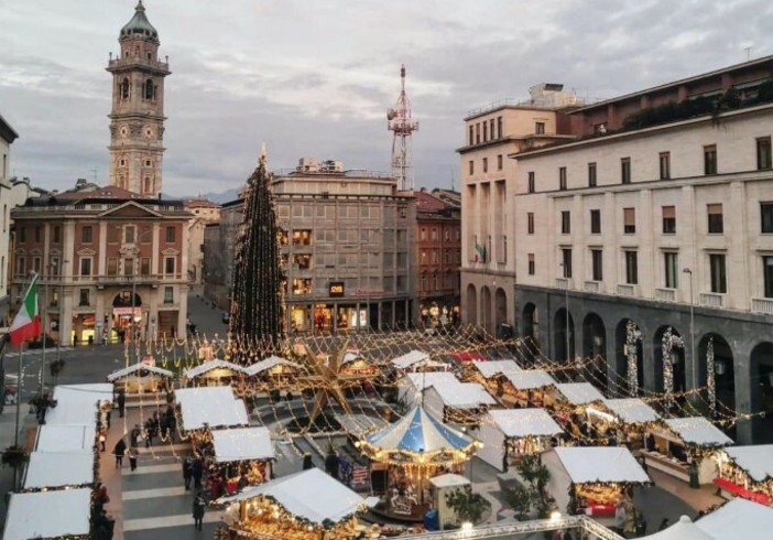 I mercatini di Natale in piazza Monte Grappa