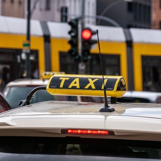 Perché è conveniente spostarsi in Taxi a Milano