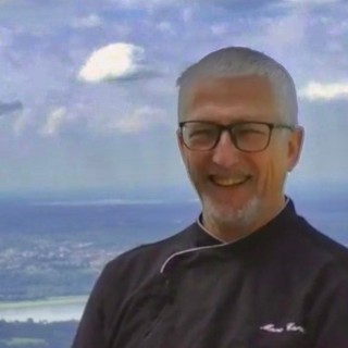 Mario Carabelli, quell'albergo al Sacro Monte che domina il mondo e un paradiso abbandonato dall'uomo